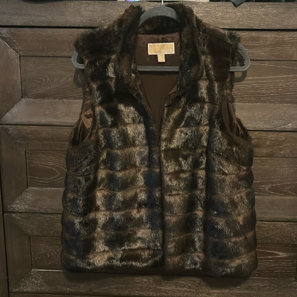 Michael Kors faux fur vest. Size XL.